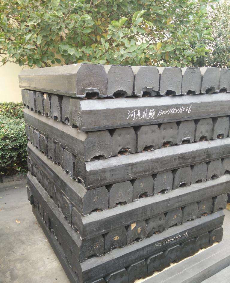 自磨機(jī)橡膠襯板